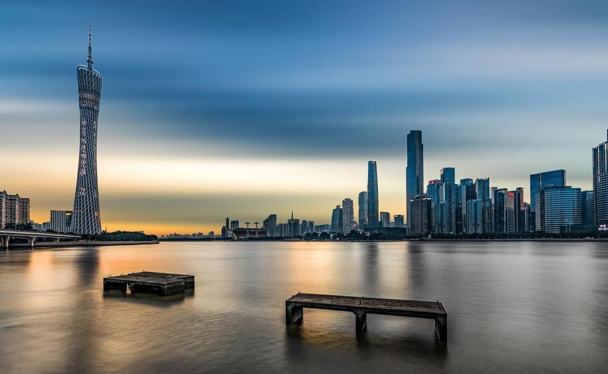 广东，经济发展与文化传承的交融视角